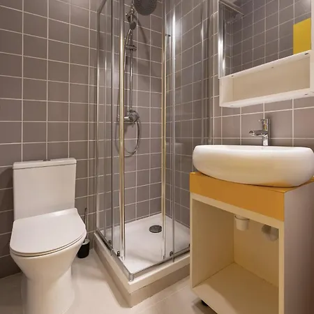 Anjos 55a-two Beds Designer דירה